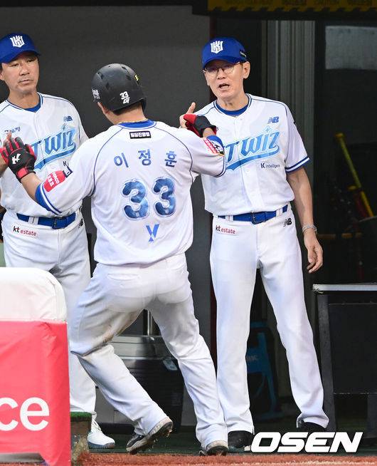 1위 한화 하늘까지 돕는다! ‘노시환 결승홈런’ 한화, KT에 6회 행운의 강우콜드 승리…8연승 선두 독주 [수원 리뷰]