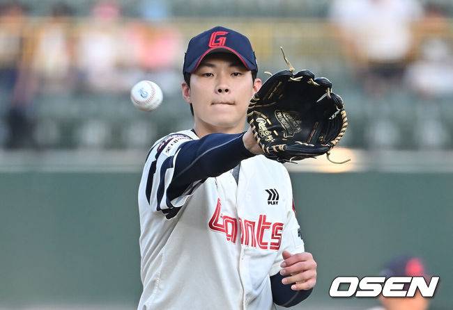 ‘미쳤다’ ERA 13.50→1.21…어떻게 ‘언터처블’ 155km 파이어볼러로 변신했을까