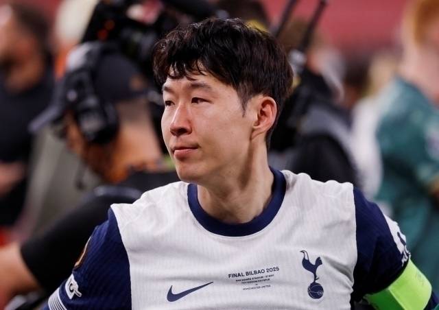 ‘英 독점’ 손흥민 부진 이유 있었네! 토트넘, 적절한 제안 오면 이적 막지 않아…“토트넘, 손흥민 매각 준비 완료”