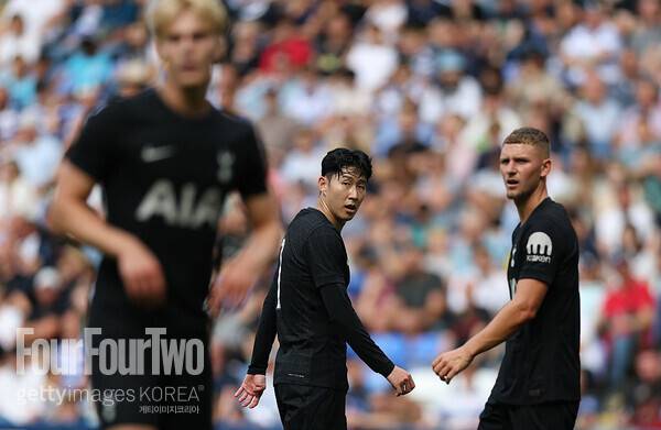 충격! ‘최저 평점’ 손흥민, 부진 끝에 결국 ‘이적 허용’ 통보 받아...“측면 공격 옵션 多→손흥민 입지 불확실”