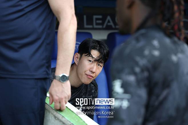 실전 몸상태 아니던 손흥민, 굳은 표정으로 45분간 무득점…'새 감독' 토트넘, 레딩에 2-0 승리