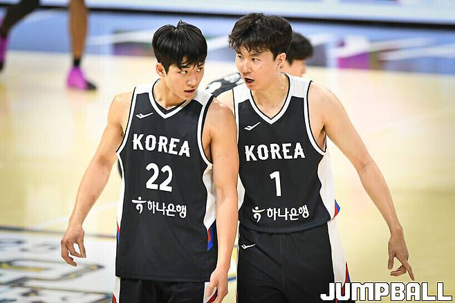 NBA 출신 귀화선수에게 간담 서늘…한국, 여준석-이현중 앞세워 카타르에 뒷심 발휘→4연승으로 마무리