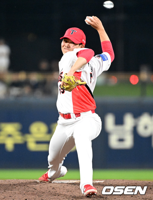 역전 이끈 불펜 5이닝 질식투, 후반기 첫 승 스타트...꽃감독