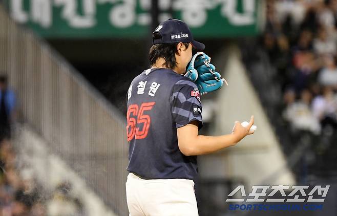 '홍민기가 있었더라면...' 아쉬운 8회. 2-3 역전패 롯데, KIA에 0.5G차 3위 위태롭다[]