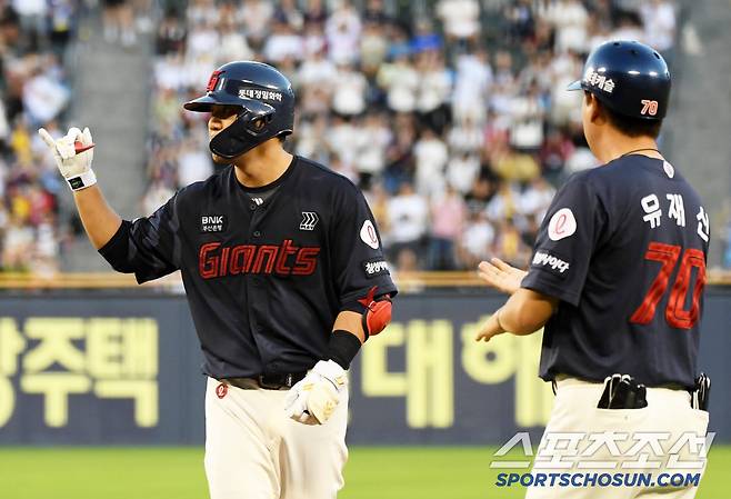 '홍민기가 있었더라면...' 아쉬운 8회. 2-3 역전패 롯데, KIA에 0.5G차 3위 위태롭다[]