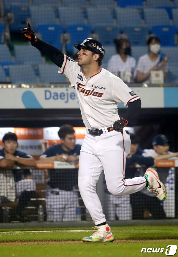 '대박!' 前 한화 외국인 타자가 MLB 팀 내 1위라고? '최하위' 화이트삭스 타선, 터크먼 홀로 빛나는 중