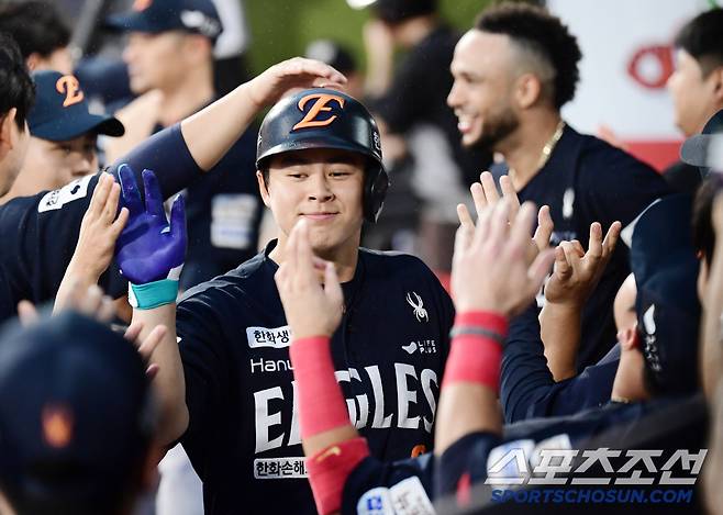 한화 4번타자가 타율 꼴찌에서 3등, 병살타 공동 2등...그런데 그러면 어때?