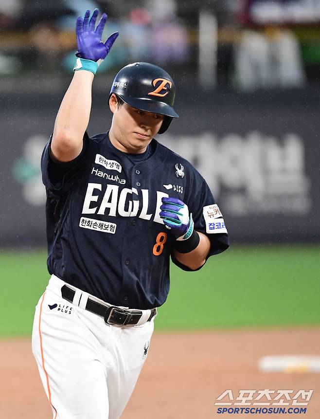 한화 4번타자가 타율 꼴찌에서 3등, 병살타 공동 2등...그런데 그러면 어때?
