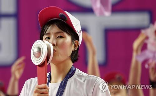 여자배구 이재영, 일본 히메지 입단