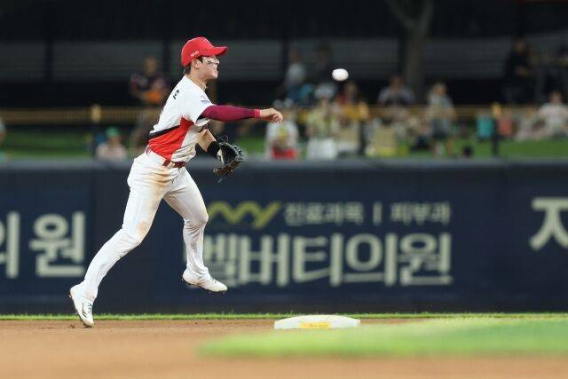 롯데 트레이드 복덩이가 주춤하다…KIA 박찬호 유격수 GG 2연패 가능성이 살아난다, FA 가치 ‘쭉쭉’