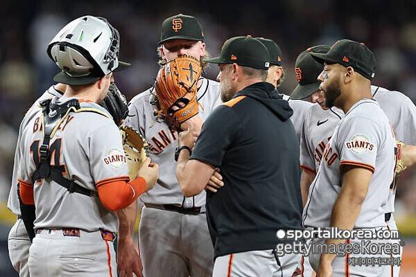 '대충격!' MLB에서 이런 모습을 보다니! 이정후 동료 버드송, 제구난으로 아웃카운트 한 개도 기록하지 못한 채 강판