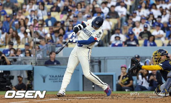 182km 괴력의 투런포 폭발! '투수 오타니'는 리드오프 홈런 허용-'타자 오타니'가 역전 투런...오타니가 다 한다