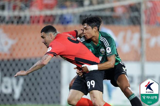 [단독]크랙 안데르손 품은 FC서울, 초대형 센터백 정태욱 전격임대…ACLE 앞두고 '전력 업그레이드'