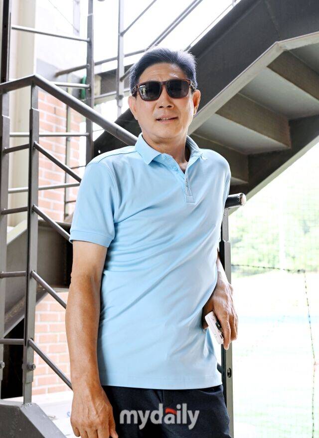 “한화 이제 (우승)할 때 됐다…(김)경문이 형이 잘 하잖아요” 한대화 前 한화 감독도 느끼는 우주의 기운 ‘우승 기원’[MD횡성]