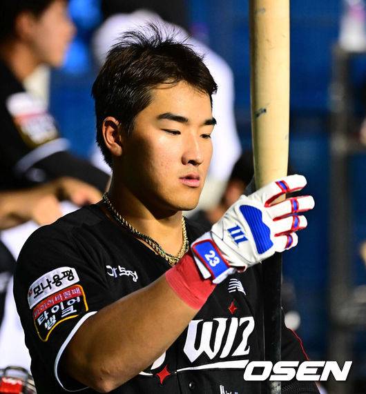 폰세가 MVP 못 받을 수도 있다니, 호세-테임즈급 괴물 타자 때문에…대체 왜 성적이 안 떨어지지?
