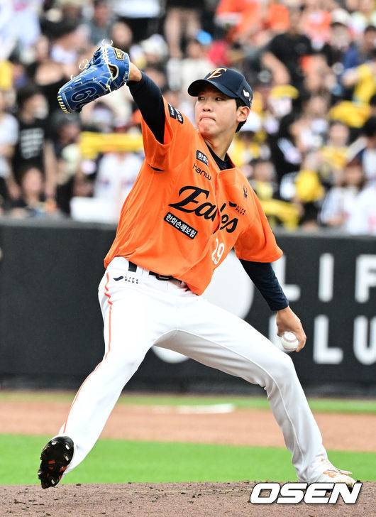 78억 FA 제치고 5선발 쟁취…‘전체 1순위’ 특급 좌완 감격, “한화 선발진 들어가는 게 꿈이었다” [오!쎈 인터뷰]