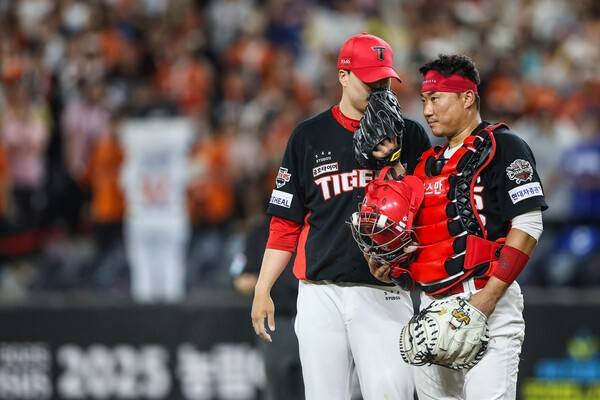 끝내 터져버린 정해영의 시한폭탄…'6득점 대역전→5실점 대역전패' KIA의 뒷문 불안, '대반격' 위해서는 대책 필요