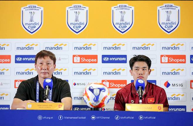 '베트남 신드롬' 김상식, 박항서도 못한 업적 보인다!...AFF U-23 챔피언십 준결승 안착 '우승까지 2걸음'