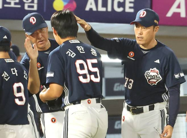 '이승엽 경질 이후 40여 일' 두산 감독 대행은 선수들에게 90점을 매겼다