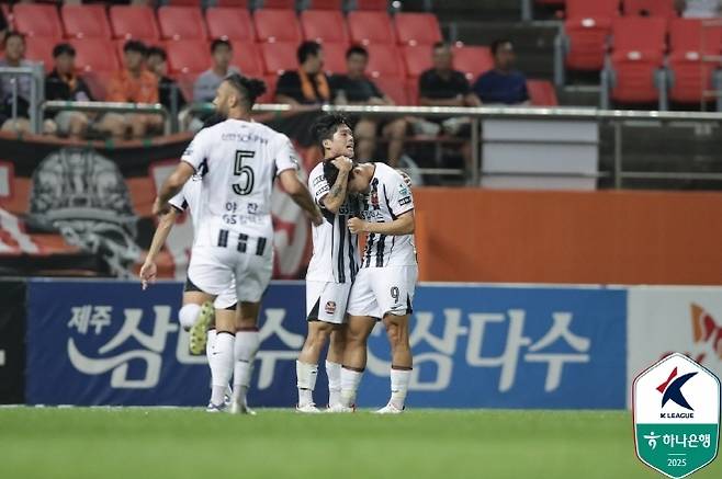전북 징크스에 울산 징크스까지 깼지만... 서울, 제주전 승리 쉽지 않네···‘2-3 패배, 임창우에게 극장골 헌납’ [MK제주]