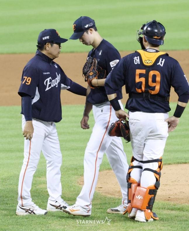 '선두' 한화 고민 깊어진다→78억 FA, 첫 구원 등판서 2⅔이닝 2피홈런 6실점 '난타'