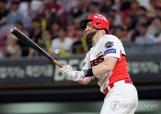 '홈런 21개 치면 무슨 소용?' 위즈덤 득점권 타율이 '기가 막혀'...LG전서 8타수 무안타, 팬들 '바꿔라' 아우성