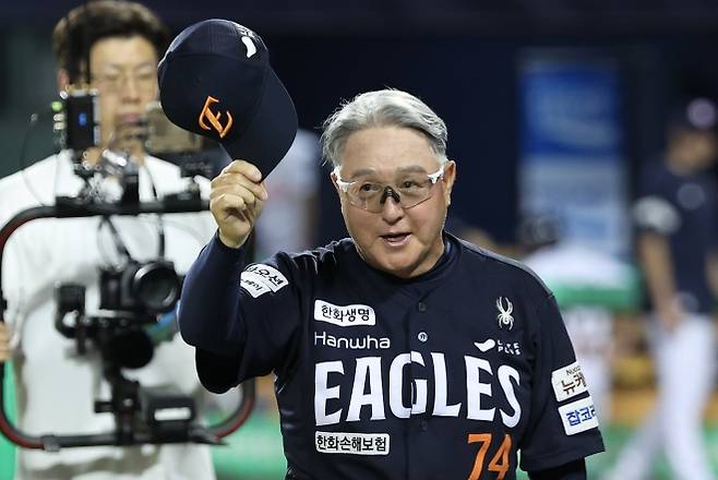 “엄상백 구위 아닌 심리적 문제, 너무 낮은 쪽만 집중”…1위 한화, 5선발 고민 계속
