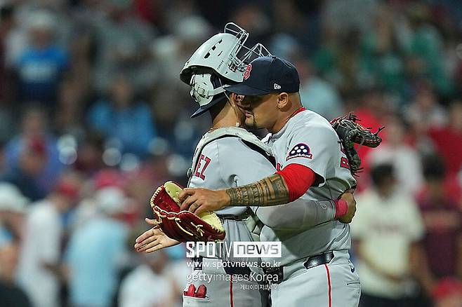 MLB 역사에 남을 경기가 나왔다…'홈런 5개 맞고 삼진 16개 당한 팀' 5점 차 뒤집고 역전승