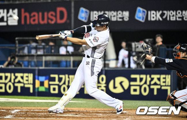 ‘115억’ 예비 FA 거포, 내년 얼마 줘야하나…273홈런 김동주 소환+韓 좌타자 대기록까지 ‘베어스 역사가 되어간다’