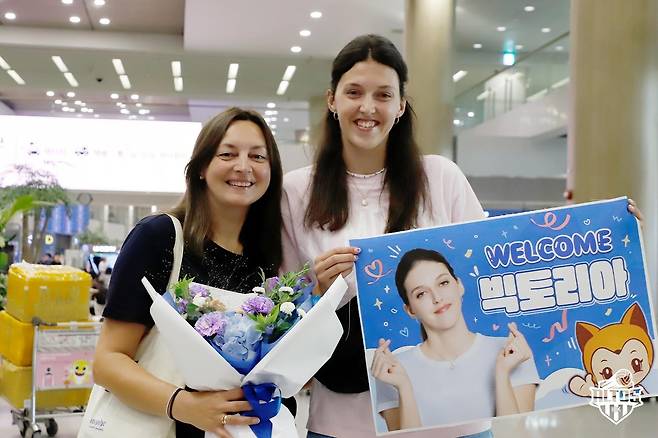 여자배구 IBK기업은행 '거포' 빅토리아, 외국인선수 첫 입국