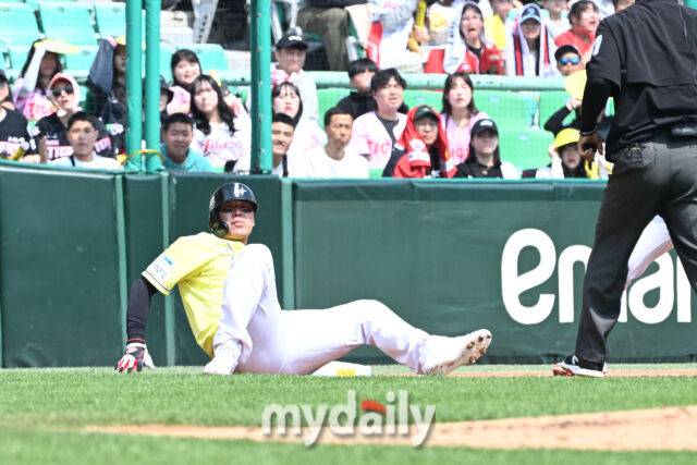 '이럴 수가' KBO 209홈런 거포, 투혼의 다이빙→어깨 통증→검진→2군행…