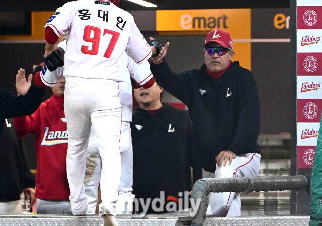 '이럴 수가' KBO 209홈런 거포, 투혼의 다이빙→어깨 통증→검진→2군행…