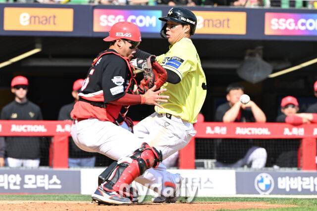 '이럴 수가' KBO 209홈런 거포, 투혼의 다이빙→어깨 통증→검진→2군행…