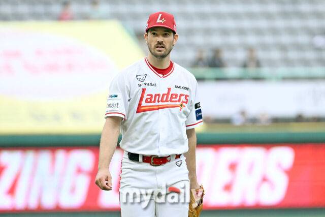 한화전 패패패패 실화냐…157km KKKKKK도 소용없었다, ERA 2위 외인은 왜 한화만 만나면 웃지를 못할까 [MD대전]