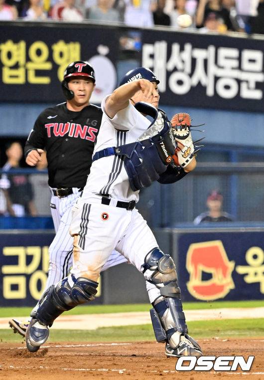 ‘양의지, 치명적인 송구 실책’ 9회 2아웃 동점→문성주 역전 결승타, LG 극적인 역전승→5연승 질주하다...구본혁의 슈퍼 캐치 [잠실 리뷰]