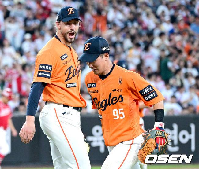 '7이닝 10K 무실점' 대전 예수 부활투, 대전 홈에서 초극강 한화…SSG 꺾고 1위 질주 [대전 리뷰]