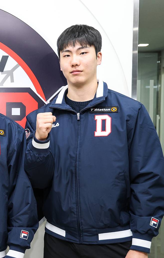 롯데-두산 초대형 트레이드에 23세 유망주 있다…149km 강속구→통한의 끝내기 허용, 도대체 무슨 일이?