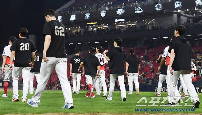 '2위 노리던 팀 맞나' 5강 이탈 위기라니…KIA 4연패만 2번, 치명상 입었다