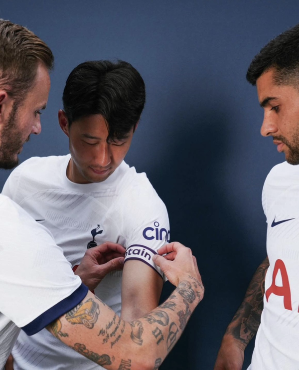 손흥민 MLS 이적설 뜨자마자…프랭크 감독이 선택한 캡틴은 ‘로메로 아닌 쏘니’