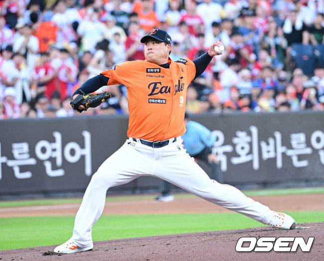'6타자 5실점' 아픈 것도 아닌데 1이닝 강판이라니…류현진 20년 커리어 최초, 김광현도 마음이 편치 않았다