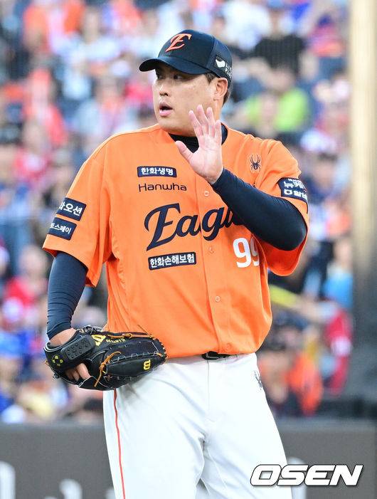 '6타자 5실점' 아픈 것도 아닌데 1이닝 강판이라니…류현진 20년 커리어 최초, 김광현도 마음이 편치 않았다