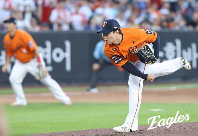 '1이닝 5실점 강판' 류현진도 이런 날이…불펜 4명이 8이닝 책임→정우주 KKK 위안 삼았다 [대전 현장]