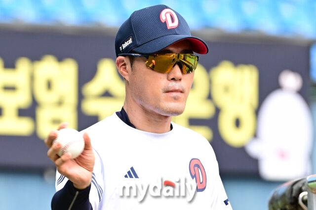 양석환 1군 말소, 김재환 선발 제외... 조성환 일침