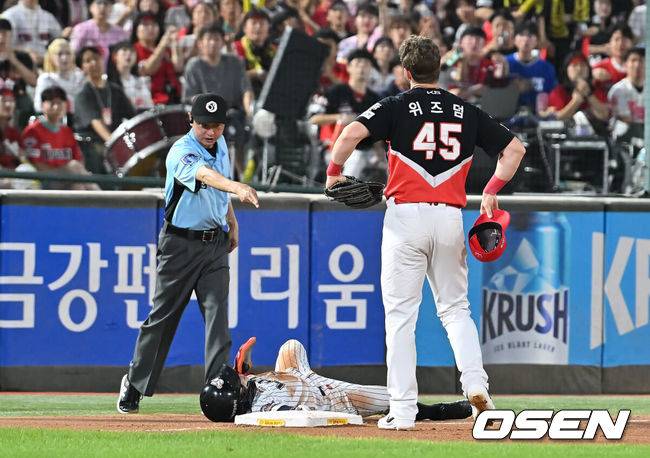 “고의성도 없었고, 완전히 아웃 타이밍이었는데…” 여전히 납득 불가 주루방해, 꽃감독의 불만 [오!쎈 부산]