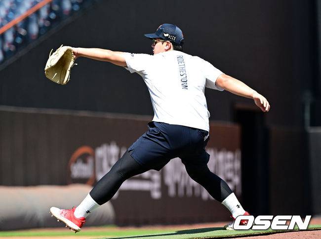 ‘흔들린 영점’ 상대 더그아웃 향해 90도 허리 숙인 김서현… 부활한 ‘대전 예수’ 붙잡고 구원 요청 [최규한의 plog]