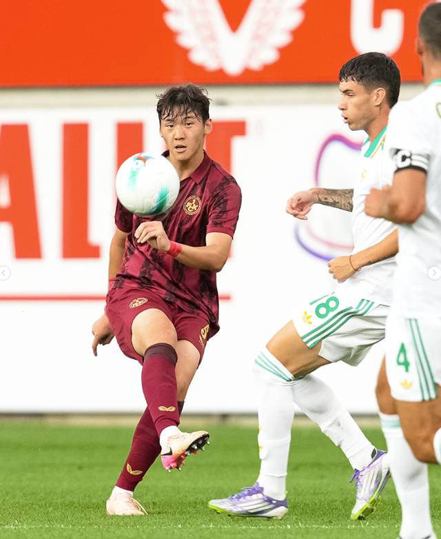 '김지수 데뷔전 망쳤다' 2경기했는데 5골 폭발... 'EPL 차기 괴물'로 불리던 사나이 '완벽 부활'
