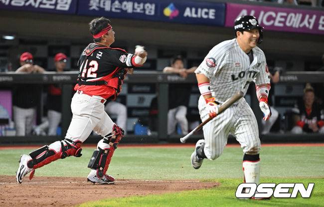 '승승승승승' 롯데 미쳤다! 전준우 4안타+8회 결승타 폭발!...'패패패패패패' KIA, 조상우 또 무너지고 6연패 대충격 [부산 리뷰]