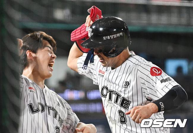 '승승승승승' 롯데 미쳤다! 전준우 4안타+8회 결승타 폭발!...'패패패패패패' KIA, 조상우 또 무너지고 6연패 대충격 [부산 리뷰]