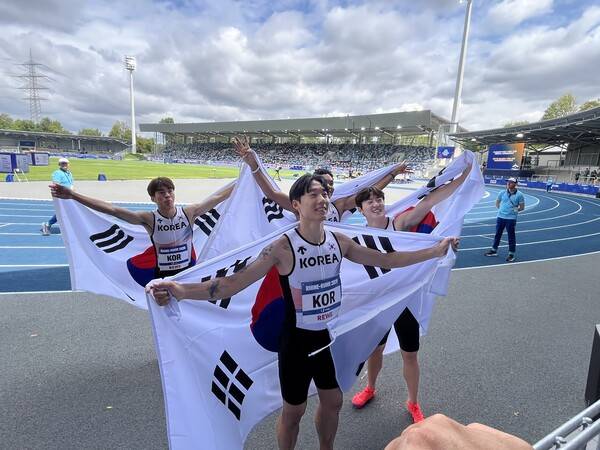 '초대박!' 400m 계주 '어벤져스' 금메달 쾌거… 사상 첫 세계대회 우승