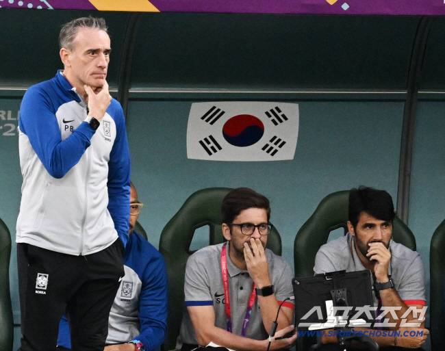 '韓 떠나며 눈물 펑펑' 벤투, 亞 축구 역대급 업적 도전할까...